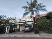 Acogedora y funcional casa cerca de la piramide del pueblito