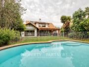 Acogedora y linda casa en La Dehesa Central en Condominio