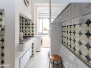 Acolhedor T2 semi renovado em Santa Marta, Lisboa