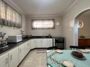 Sensacional casa de vila para venda em Centro Alto com 3...