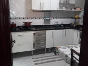 Aconchegante casa em condomínio para venda com 3...