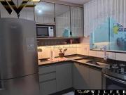 ACONCHEGANTE SOBRADO COM ÁREA COMERCIAL NO CORAÇÃO