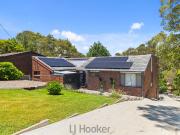 ACREAGE LIVING MOMENTS TO THE LAKE