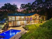 Acreage Sanctuary: Skyline Views, Semi Rural Serenity...