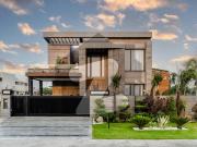 Act Fast! 1 kanal Elegance Near Mosque, Park & Dolmen...