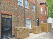 Acton Lane, London, 2 Bedroom Maisonette
