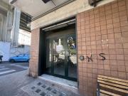 ad. via carmine locale di 34 mq con doppia vetrina