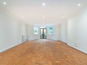 Adamson Road, London NW3, 3 bed flat to rent, £4,767 pcm...