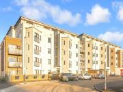 Addlestone KT15, 1 bed flat to rent, £1,295 pcm |...