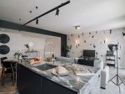 Ade 2 bedrooms and parking in Alcântara
