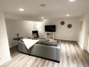 Cozy 1 bedroom legal suite, inner city!