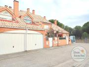 Adosada en venta en Aldeamayor de San Martín