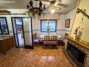 ADOSADO CON GARAJE, PATIO Y TERRAZA CHILL OUT EN...