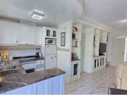 ADOSADO CON PISCINA COMUNITARIA CERCA DE CARREFOUR