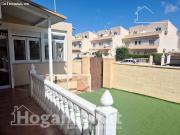 ADOSADO CON PISCINA, JARDÍN Y TERRAZA