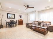 ADOSADO CON SÓTANO Y ACESSO DIRECTO AL PARKING, EN...