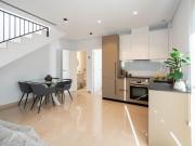 ADOSADO CON TERRAZA PRIVADA, PISCINA Y JARDÍN EN GRAN...