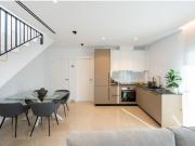 ADOSADO CON TERRAZA PRIVADA, PISCINA Y JARDÍN EN GRAN...