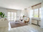 Adosado con vistas y piscina comunitaria en Vallpineda