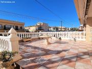 Adosado de 6 dormitorios con amplia terraza, en Calabardina
