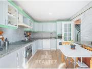 Adosado de Estilo Inglés frente al Estadio de Chapin