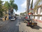 ! ADQUIERE! AMPLIA CASA MUY CENTRICA EN LA COLONIA...