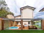 Affittasi villa bifamiliare a Forte dei Marmi via...