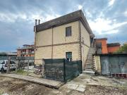 Affittasi Appartamento, Appartamento con giardino in...
