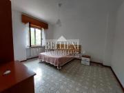 AFFITTASI APPARTAMENTO CON TRE CAMERE COMPLETAMENTE...