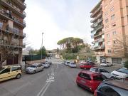 Affittasi Appartamento, Trilocale con BALCONE / Marconi...