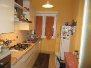 Affittasi Appartamento, Trilocale piano 2 luminoso...