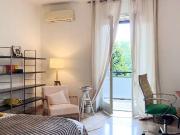 Affittasi camera ben arredata con balcone