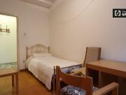 Affittasi stanza in appartamento con 4 camere a Le...