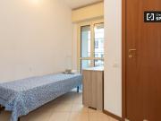 Affittasi stanza in appartamento con 4 camere a Sesto...