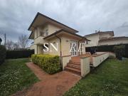 Affittasi villa a schiera a Marina di Pietrasanta,...