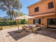 Affittasi Villa, Olgiata raffinata Villa con piscina...