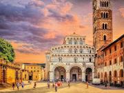 Affittiamo negozio in centro storico in affitto a Lucca,...