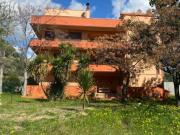 Affitto Ampia Camera con scrivania in villa zona saracinello