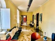 Affitto ampio appartamento quadrilocale nel centro...