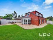 Affordable Craigieburn Gem with Water Views