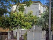 Affordable Sensational Lifestyle Apartment In South Yarra