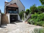 Agglomération Est d'Orléans, grande maison, avec vue...