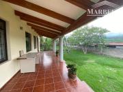 AGRADABLE CASA EN 1 NIVEL CON HERMOSA VISTA. AMPLIA...