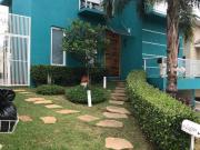 Agradável casa em condomínio para venda e locação com 3...
