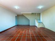 Agradável casa tipo para venda em Vila Inah com 3...
