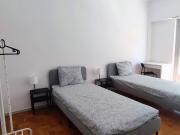 Agradável quarto twin com WC privado, na Amadora