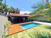 Agradável residência em loteamento fechado com segurança...