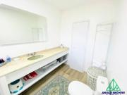 Agradável sobrado com 900m² de terreno!