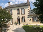 Agréable Maison ancienne avec 2 Garages