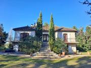 Agréable Maison avec grand jardin et piscine 224m² Condom